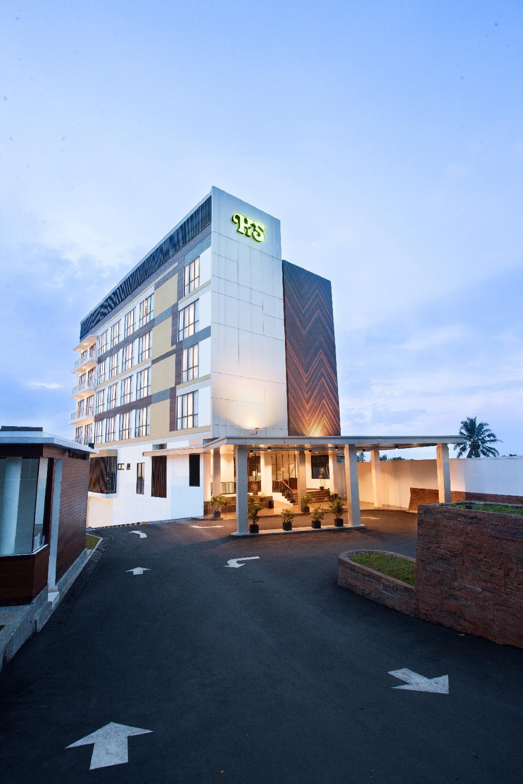 Hotel Santika Sukabumi Bagian luar foto