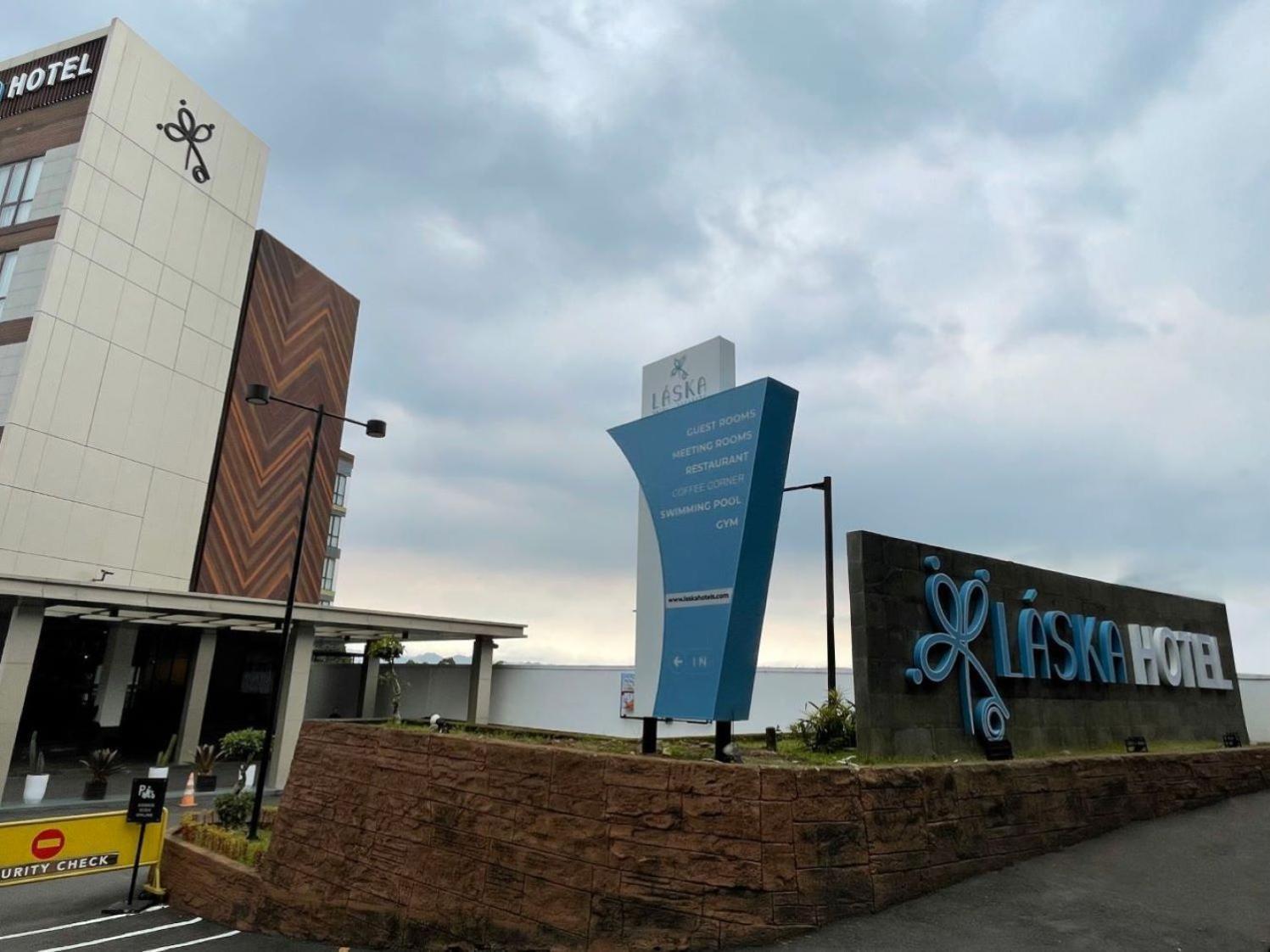 Hotel Santika Sukabumi Bagian luar foto