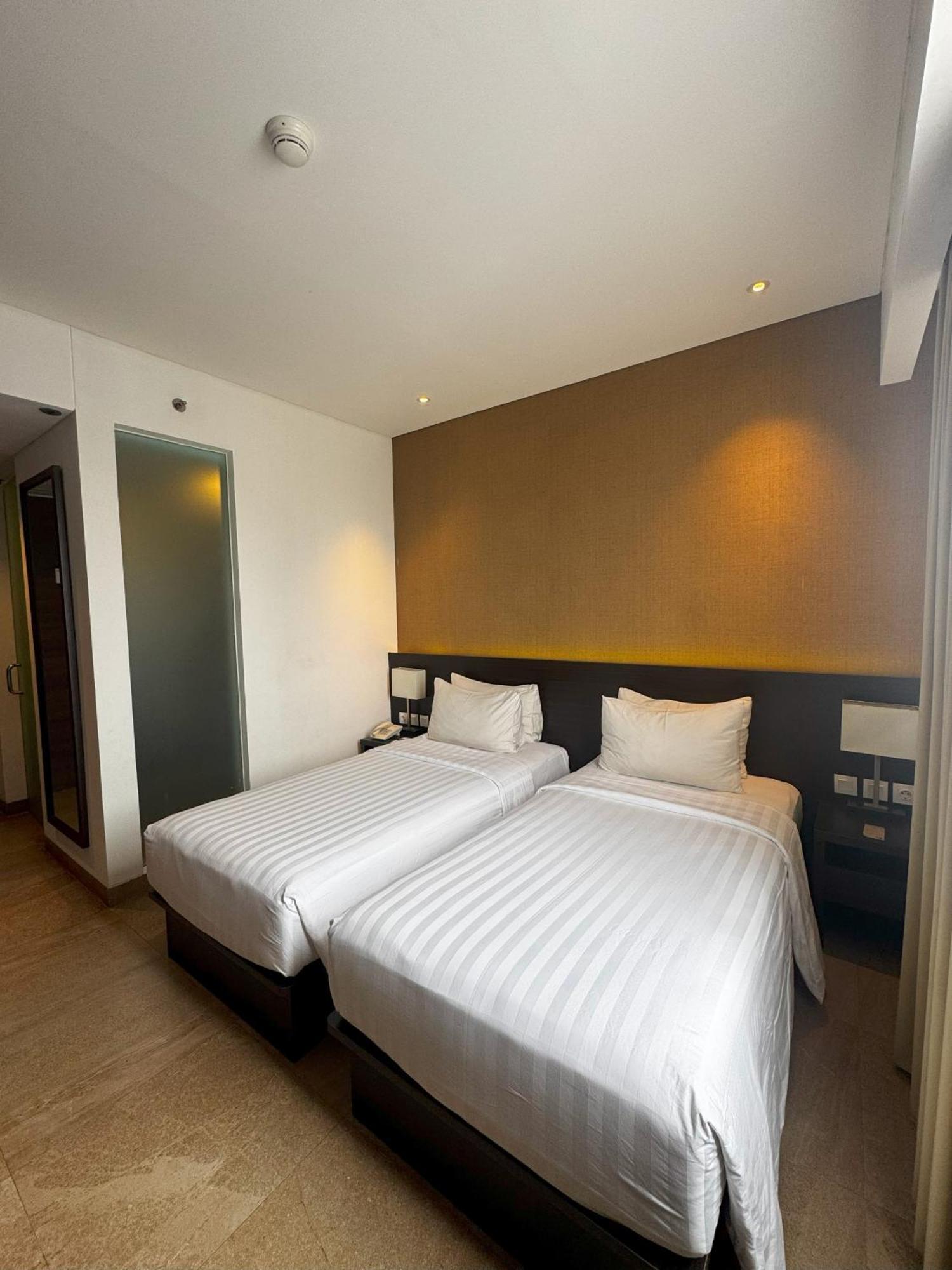 Hotel Santika Sukabumi Bagian luar foto