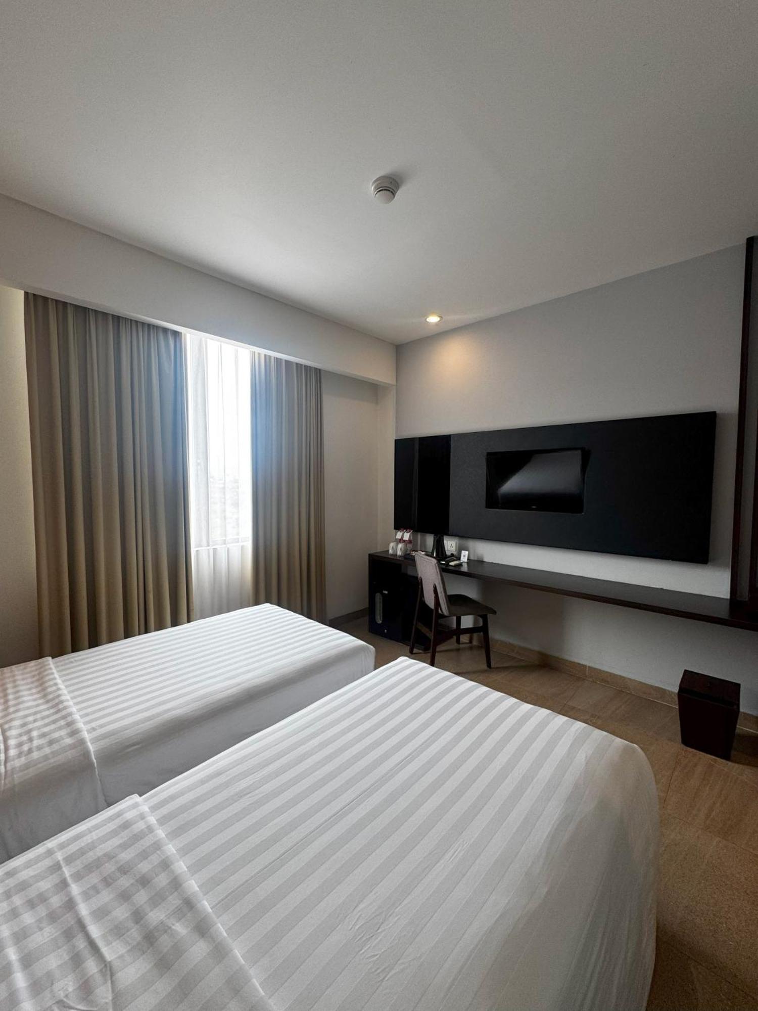 Hotel Santika Sukabumi Bagian luar foto
